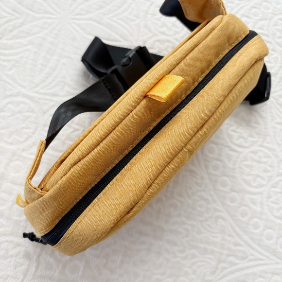 Sunski Type-1 Fun Sling Crossbody Bag, Yellow - Picture 4 of 12